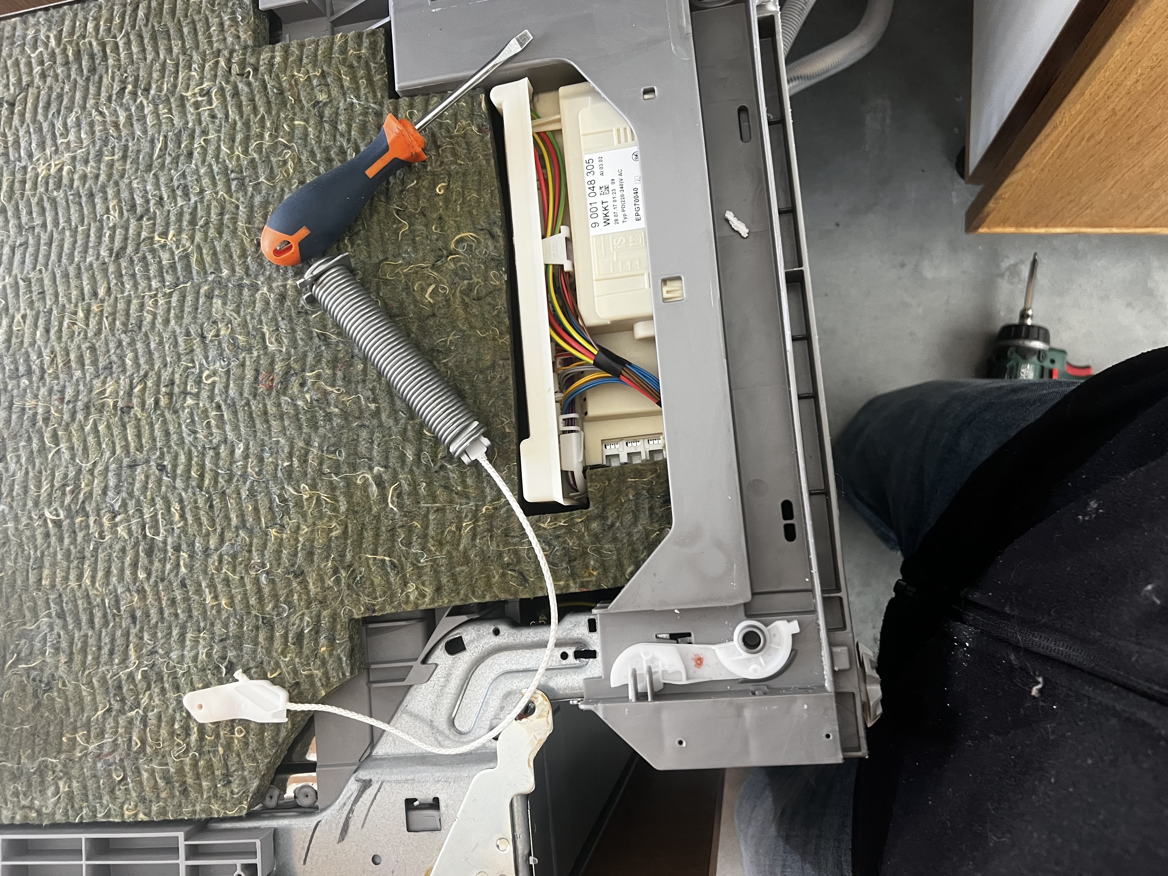 Wymiana linek i zawiasów w zmywarce